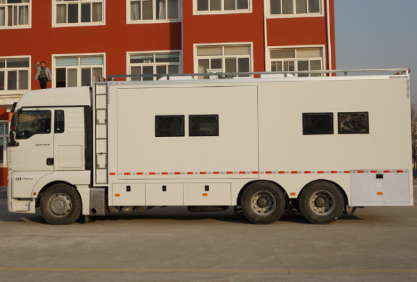 應急救援指揮車.png